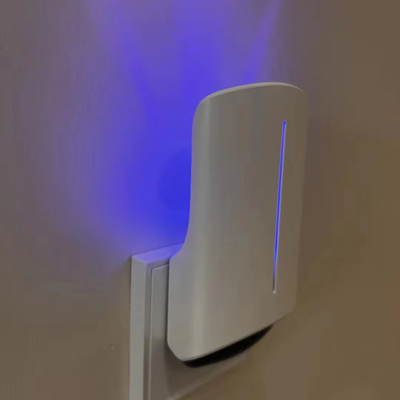 Bom preço. Plug-in de parede em mosquito assassino lâmpada trapaça de mosquito de trapaça de mosquito voador com almofadas de cola pegajosa on-line