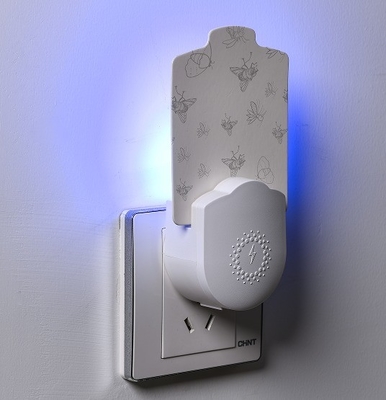 Dispositivo ABS Branco 0,8W Luz UV Atrair Mosquito Traça Mosquito Lâmpada Morte de Mosquito Uso Interior Plug-in Trapa de Insetos Voadores