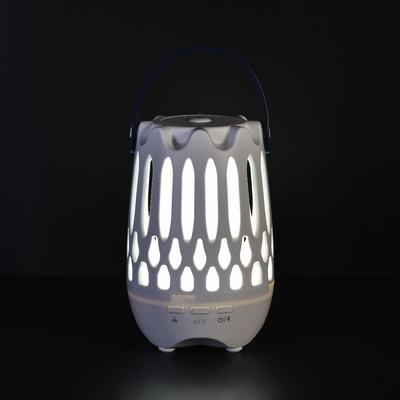 Bom preço. OEM/ODM Logotipo Bluetooth Alto-falante Chama Luz UV Lâmpada de acampamento LED recarregável Mosquito Traças Gnats Catcher Insetos voadores Trapa pegajosa on-line